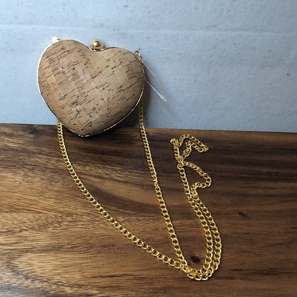 Kimchi Blue Heart Shaped Cork Clutch Bag Gold Chain Crossbody Evening Minaudiere